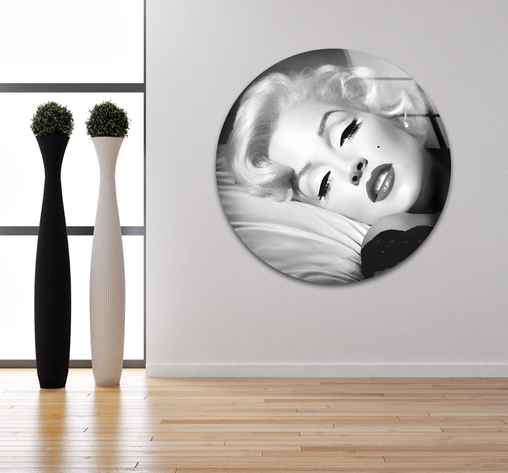Marilyn Monroe Aesthetic - Black & White Glass Wall Art for Modern Interiors
