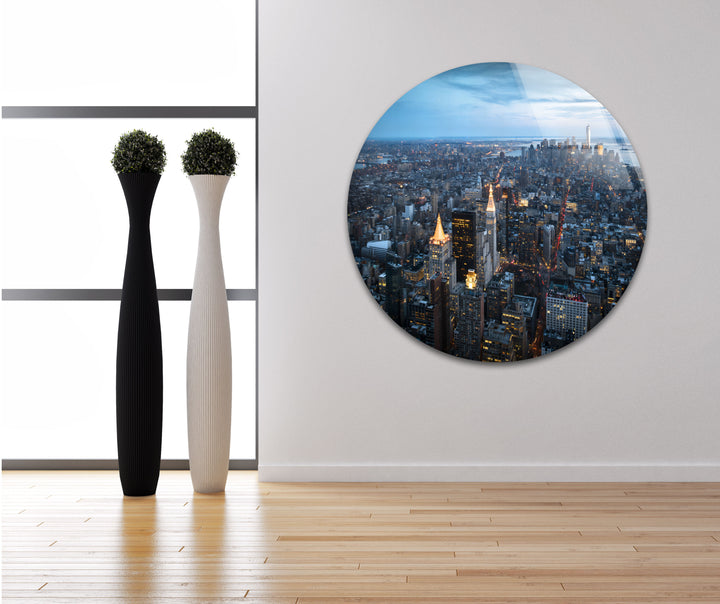 Glaswandkunst mit der Skyline von New York City – Atemberaubende Luftaufnahme von Manhattan in der Dämmerung