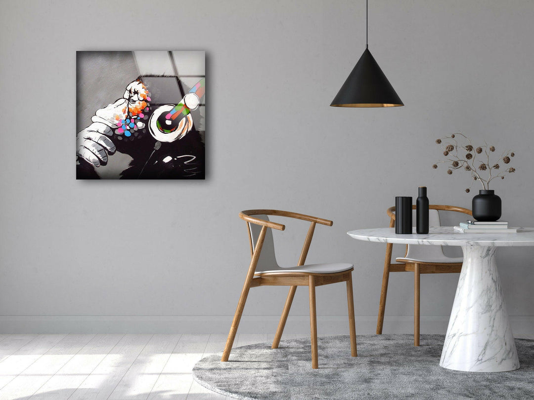 Glaswandkunst „Denkender Affe“