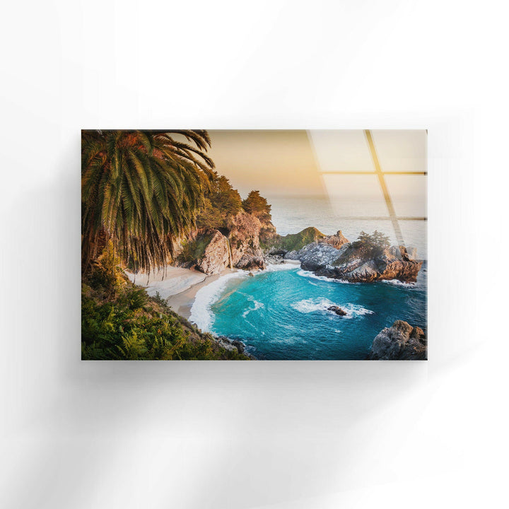 Turquoise Waters and Palm Trees – A Vibrant Tropical Glass Artwork
