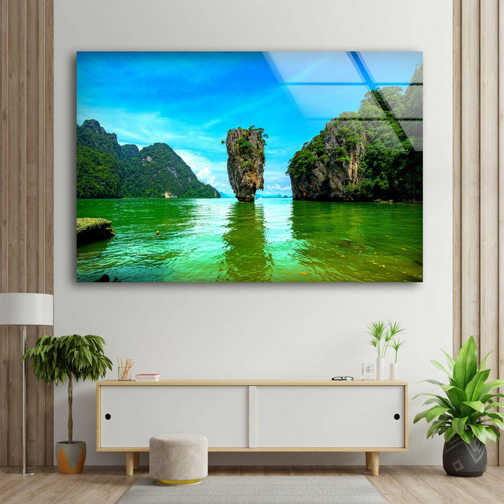 Stunning nature art prints of Thailand’s famous island surrounded by lush greenery.
