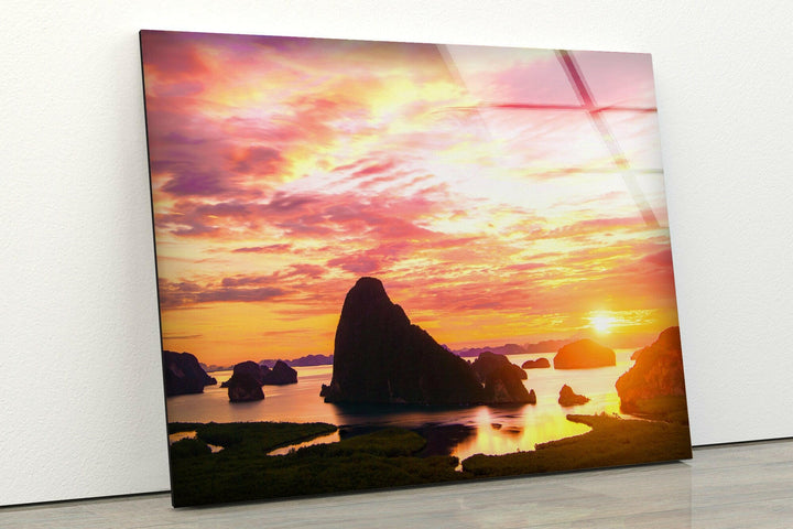Vibrant Sunset Reflections on the Ocean – A Serene Coastal Artwork
