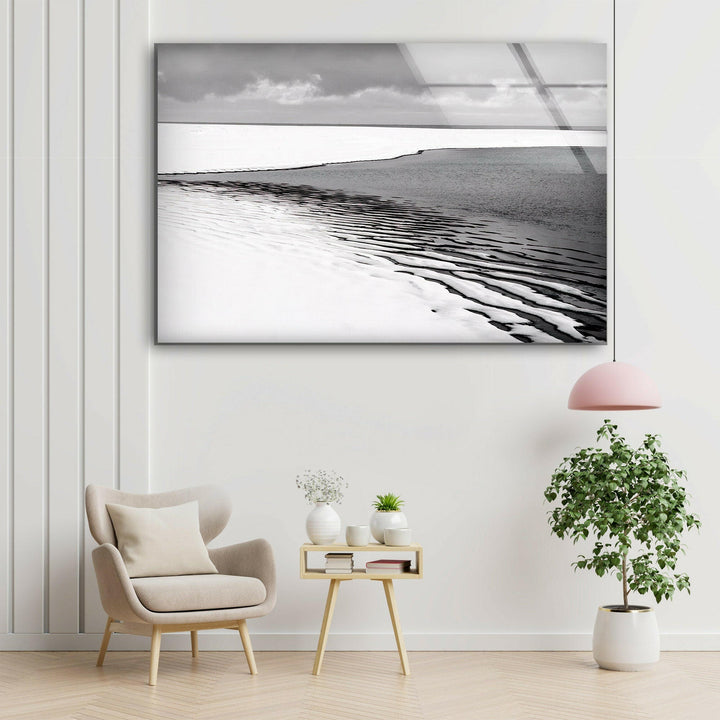 Elegant Shoreline in Black and White – A Contemporary Glass Wall Art
