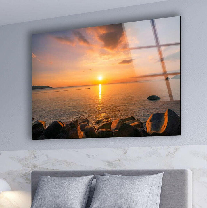 Golden Sun and Rippling Waves – A Relaxing Seaside View on Glass
