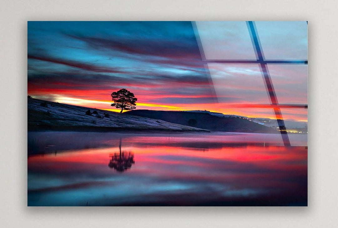 Serene Sunset Over Water – A High-Definition Glass Artwork
