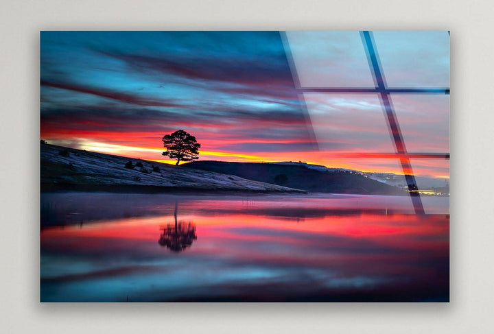 Serene Sunset Over Water – A High-Definition Glass Artwork

