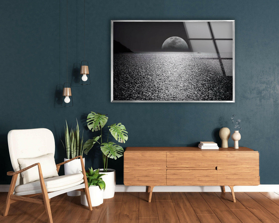 Celestial Glow on Tranquil Waters – A Breathtaking Glass Art Piece
