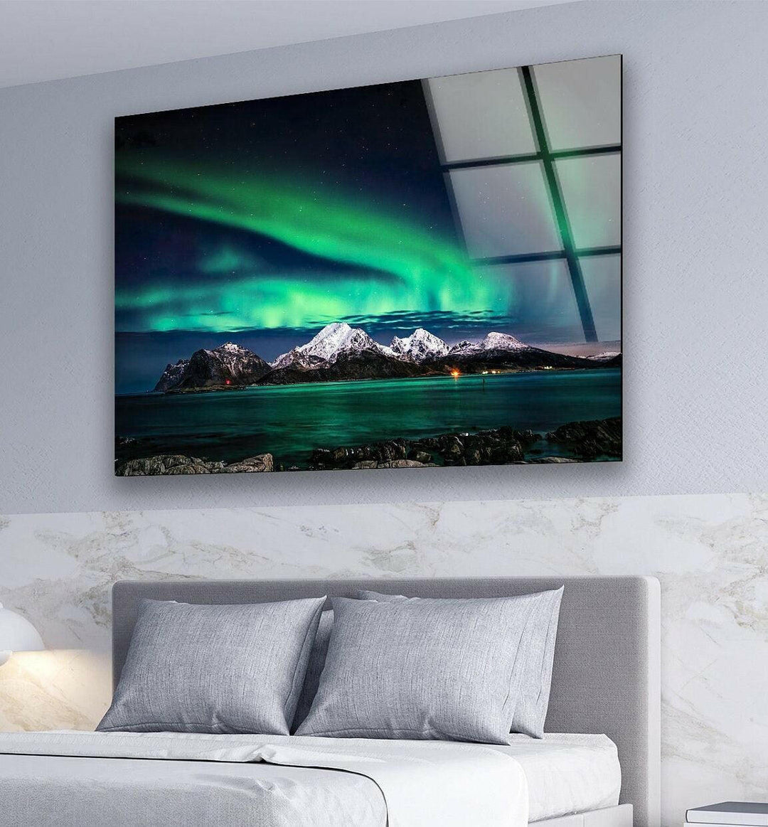 Luxury glass artwork capturing the magic of the aurora borealis in the night sky.
