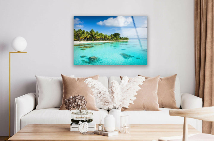 Refreshing ocean-inspired wall art displaying a breathtaking tropical getaway.
