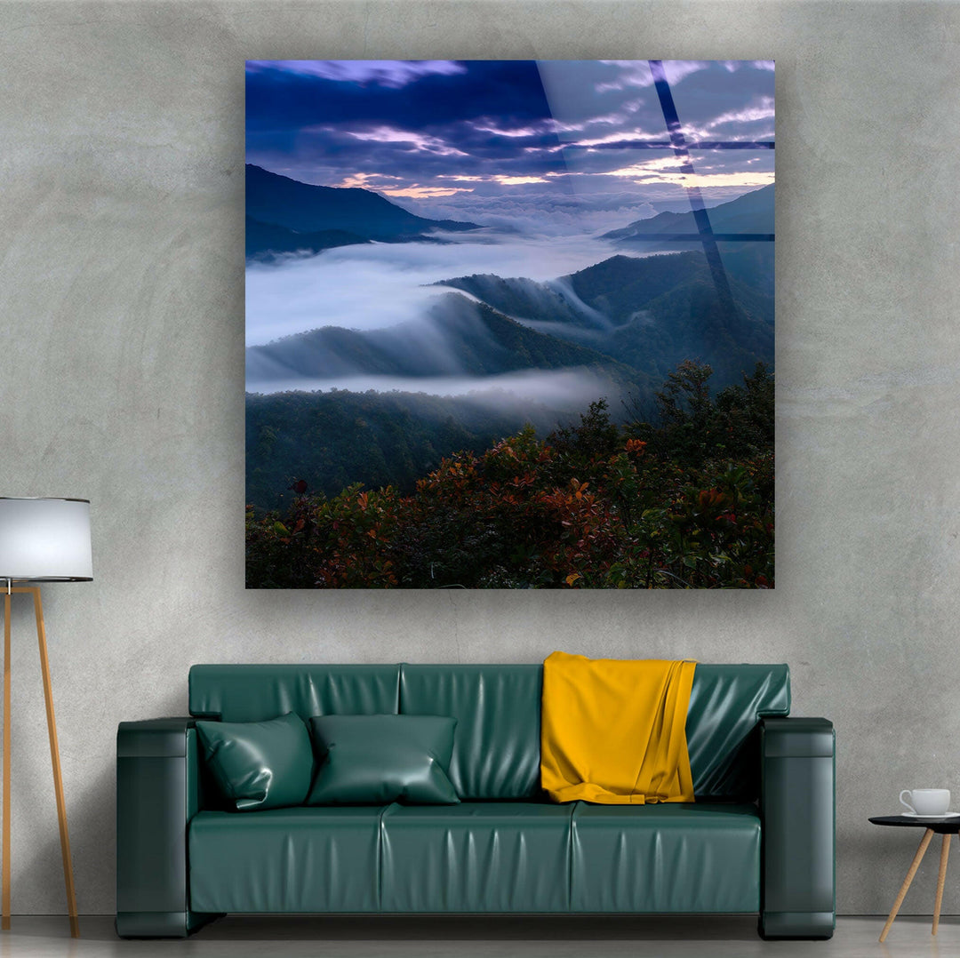 Enchanting Mountain Mist – A Nature-Inspired Glass Artwork
