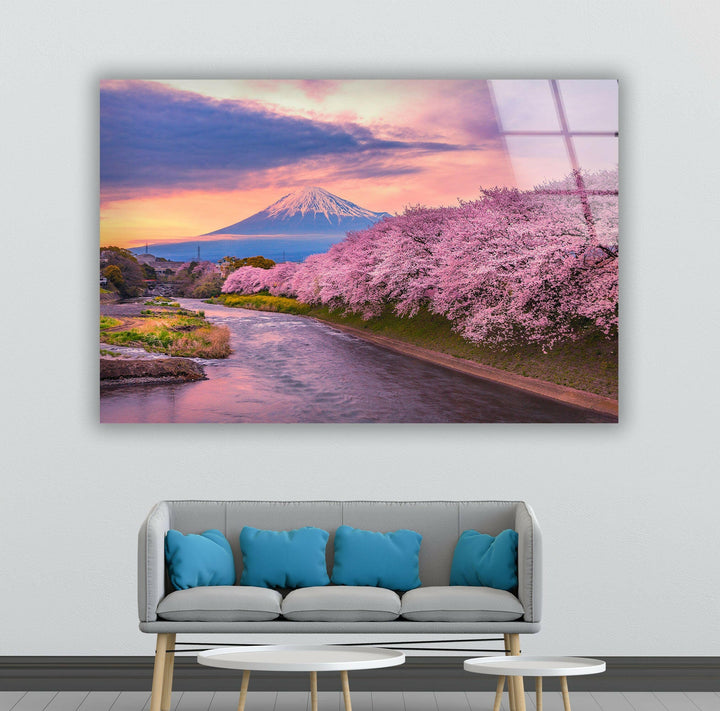 Tranquil Japanese Scenery with Cherry Blossoms – Stunning Glass Artwork
