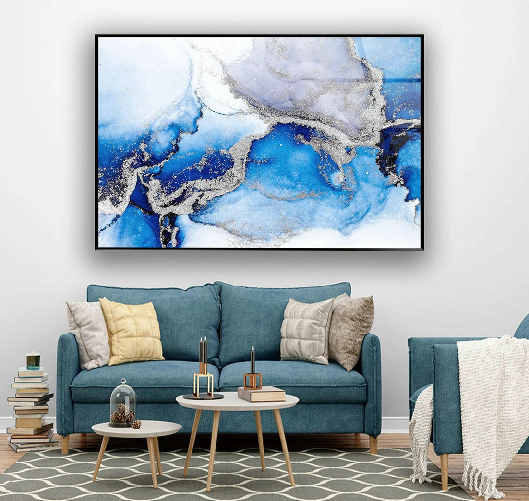 Abstrakte Glaswandkunst in Blau und Silber